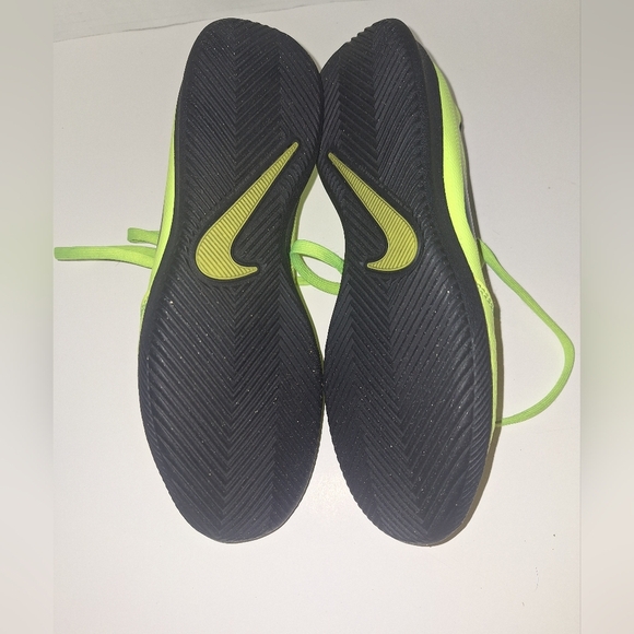 Nike Neon Yellow Women's Sneakers - Picture 8 of 8